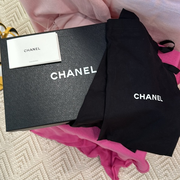 CHANEL Shoes - Picture 7 of 10